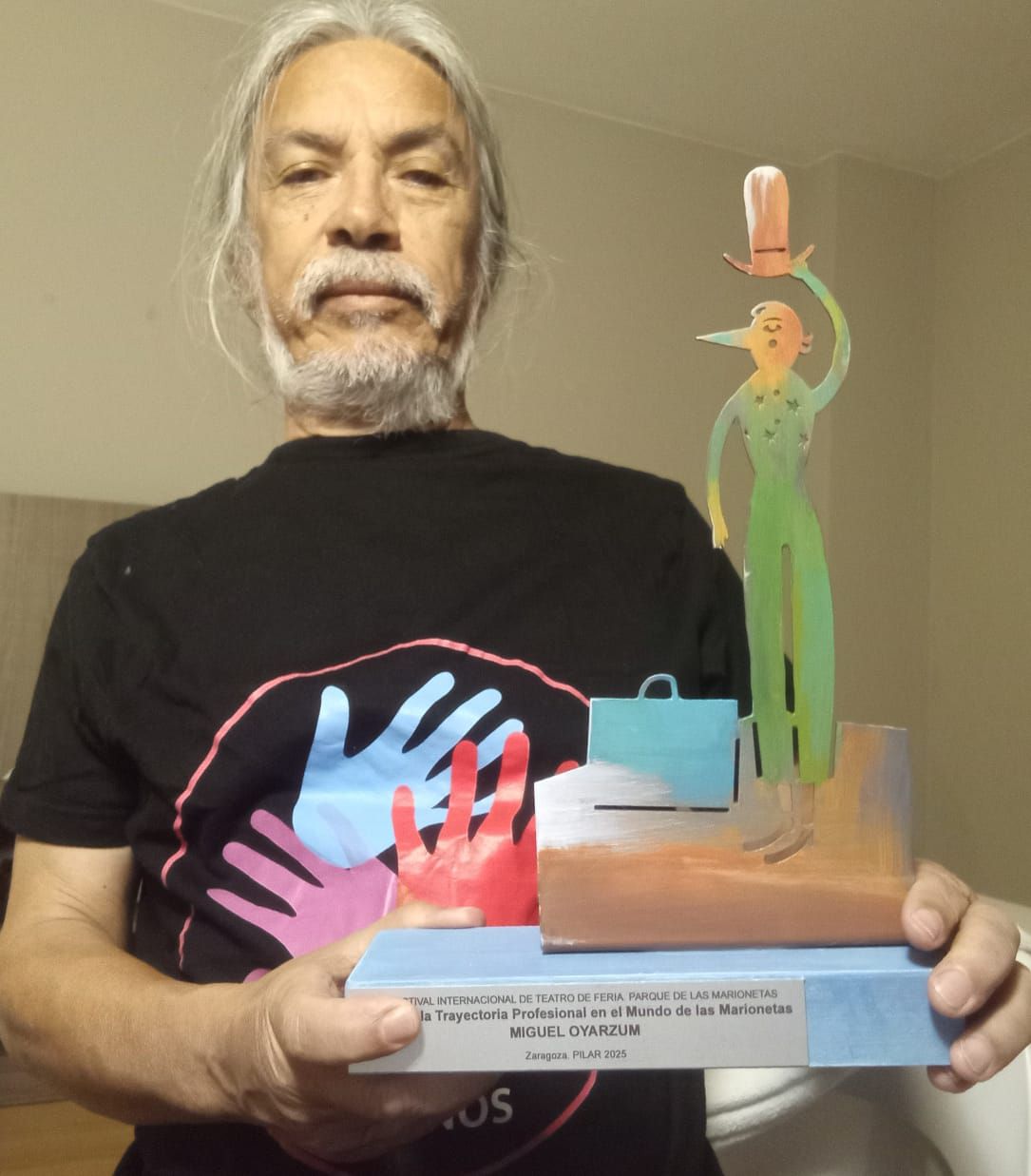 Titiritero chileno recibe reconocimiento internacional miguelpremio